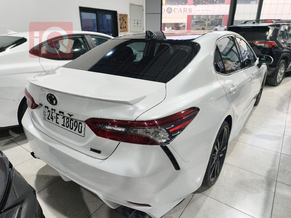 تۆیۆتا کامری